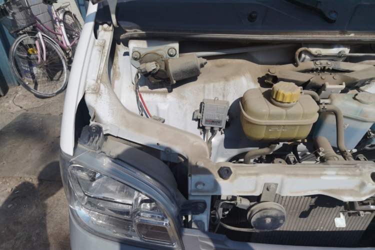 Used Wuling Zhiguang 2015 1.2L Practical LS-I Model Engine Bay Right