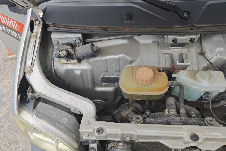 Used Wuling Zhiguang 2015 1.2L Practical LS-I Model Engine Bay Right