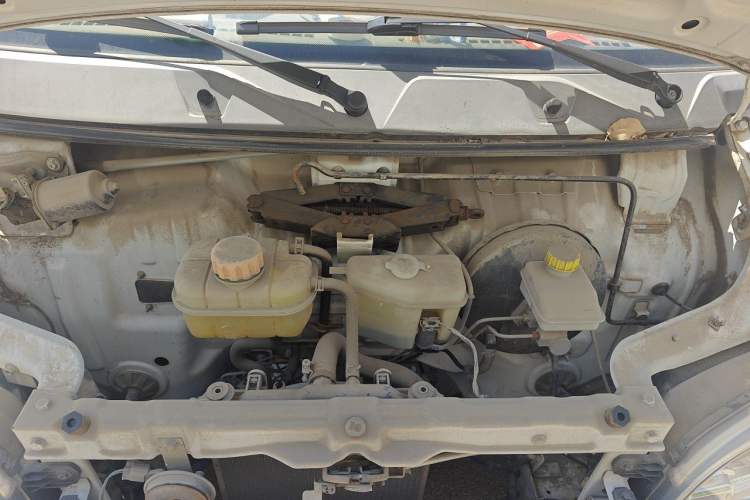 Used Wuling Zhiguang 2015 1.2L Practical LS-I Model Engine Bay