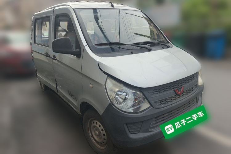 Used Wuling Zhiguang 2015 1.2L S Standard Model LSI Front Right 45 Deg