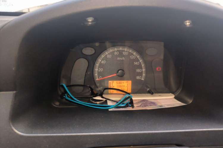 Used Wuling Zhiguang 2015 1.2L Practical LS-I Model Instrument Cluster