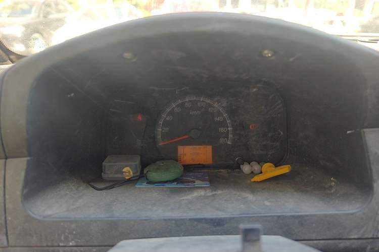 Used Wuling Zhiguang 2015 1.2L Practical LS-I Model Instrument Cluster