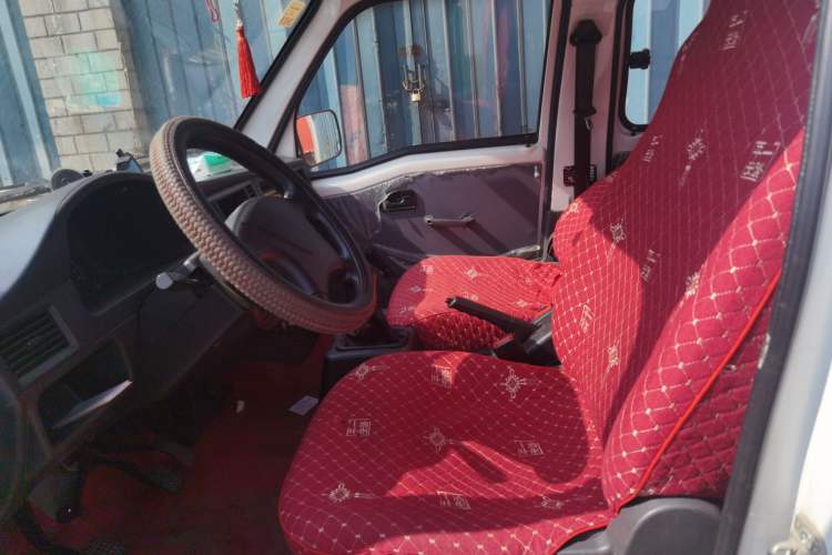 Used Wuling Zhiguang 2015 1.2L Practical LS-I Model Left Front Seat