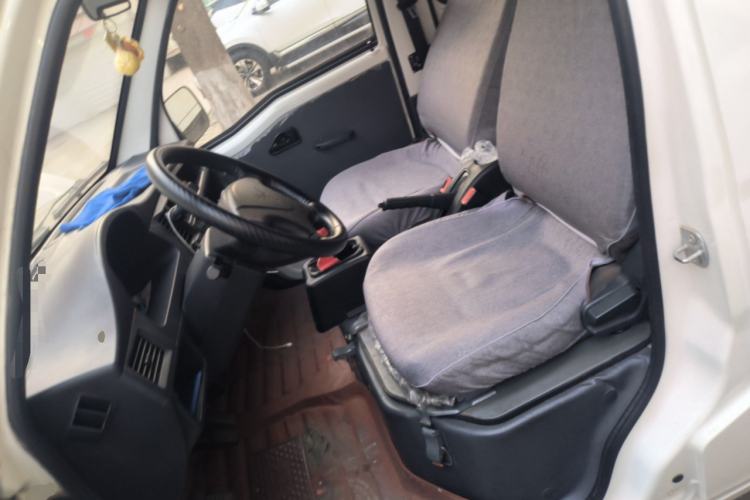 Used Wuling Zhiguang 2015 1.2L Practical LS-I Model Left Front Seat
