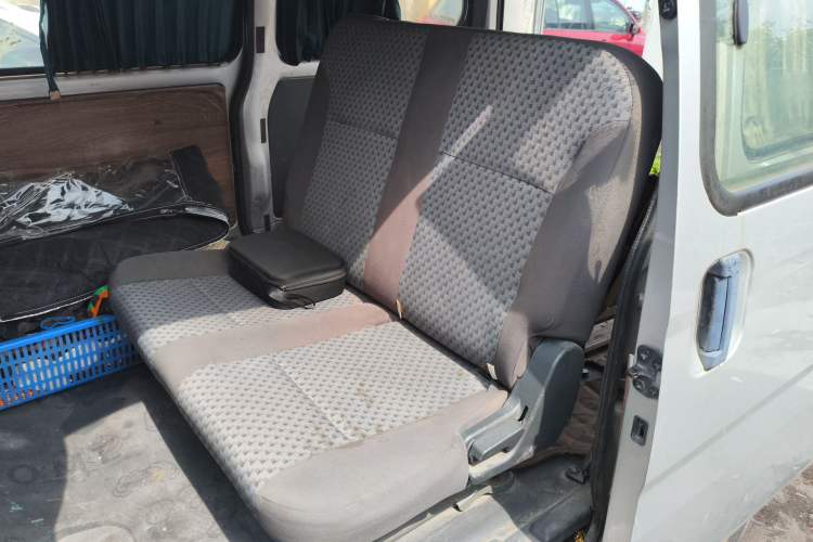Used Wuling Zhiguang 2015 1.2L Practical LS-I Model Left Rear Seat