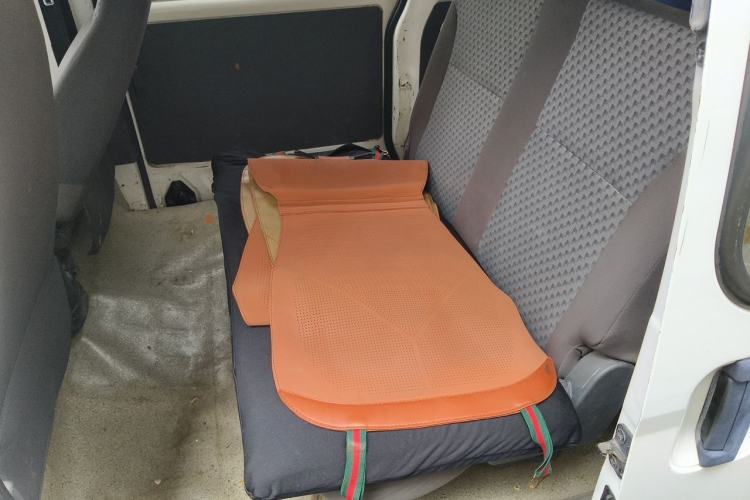 Used Wuling Zhiguang 2015 1.2L Practical LS-I Model Left Rear Seat
