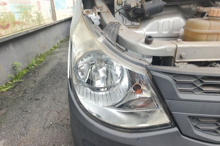 Used Wuling Zhiguang 2015 1.2L S Standard Model LSI Right Front Headlight