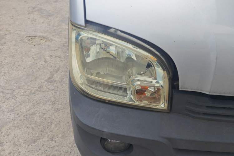 Used Wuling Zhiguang 2015 1.2L Practical LS-I Model Right Front Headlight