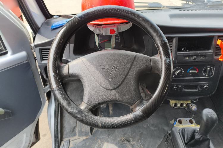 Used Wuling Zhiguang 2015 1.2L Practical LS-I Model Steering Wheel