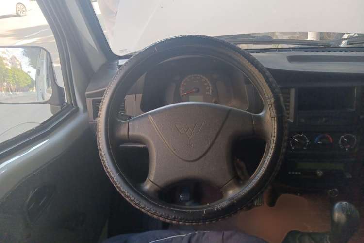 Used Wuling Zhiguang 2015 1.2L Practical LS-I Model Steering Wheel