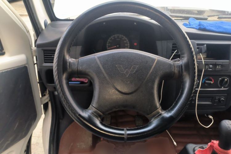 Used Wuling Zhiguang 2015 1.2L Practical LS-I Model Steering Wheel