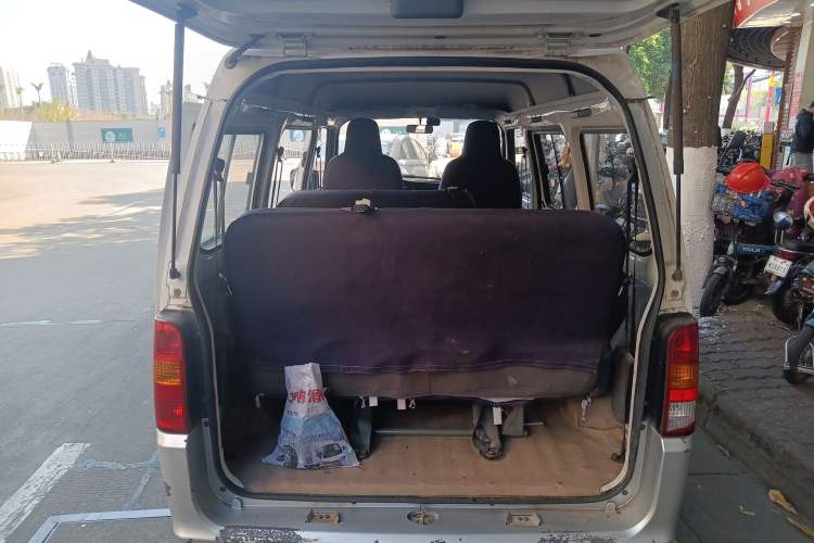 Used Wuling Zhiguang 2015 1.2L Practical LS-I Model Trunk