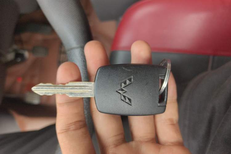 Used Wuling Zhiguang 2015 1.2L S Standard Model LSI Vehicle Key