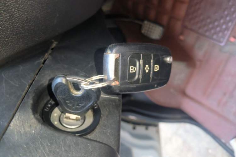 Used Wuling Zhiguang 2015 1.2L Practical LS-I Model Vehicle Key