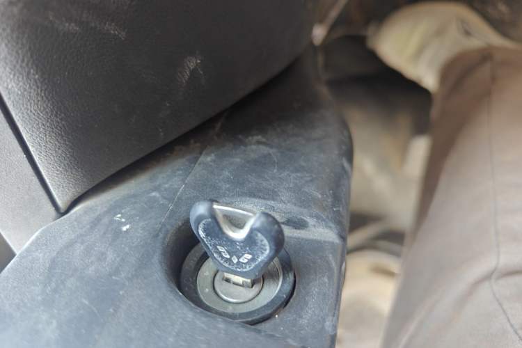 Used Wuling Zhiguang 2015 1.2L Practical LS-I Model Vehicle Key