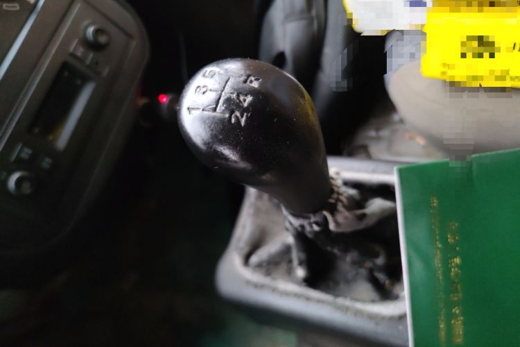 Used Wuling Zhiguang 2019 1.2L Van Utility Model 2 Seats Gear Lever