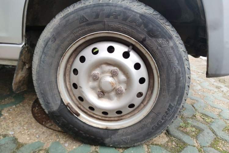 Used Wuling Zhiguang 2019 1.2L Van Utility Model 2 Seats Right Front Wheel Hub