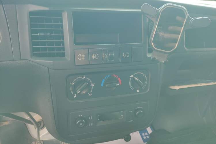 Used Wuling Zhiguang 2019 1.2L Van Utility Model 2 Seats Audio And AC Panel