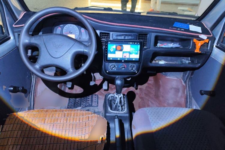 Used Wuling Zhiguang 2019 1.2L Van Utility Model 5-Seater Center Console