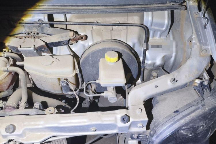 Used Wuling Zhiguang 2019 1.2L Van Utility Model 2 Seats Engine Bay Left