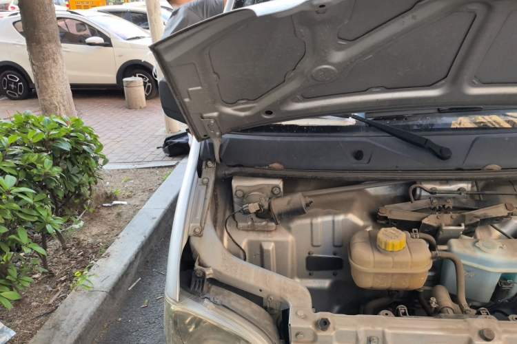 Used Wuling Zhiguang 2019 1.2L Van Utility Model 2 Seats Engine Bay Right