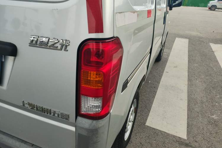 Used Wuling Zhiguang 2019 1.2L Van Utility Model 2 Seats Exterior 6