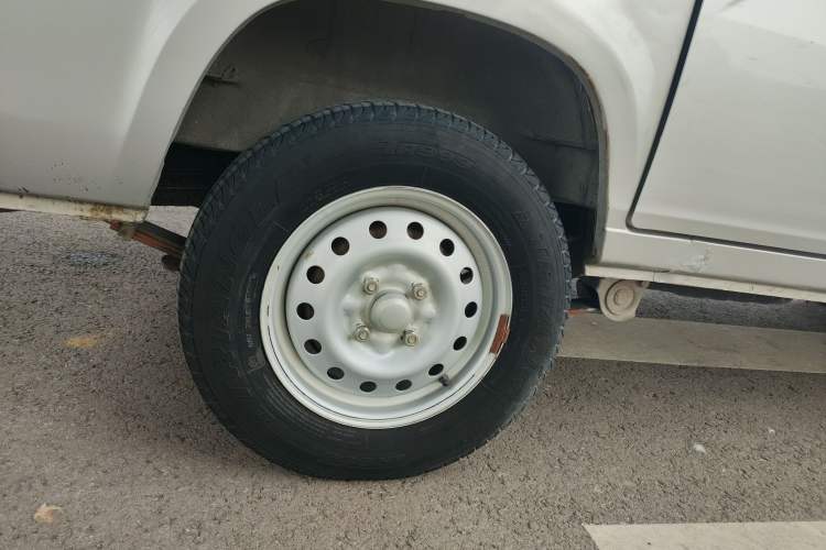 Used Wuling Zhiguang 2019 1.2L Van Utility Model 2 Seats Exterior 8