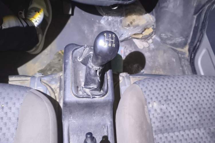 Used Wuling Zhiguang 2019 1.2L Van Utility Model 2 Seats Gear Lever