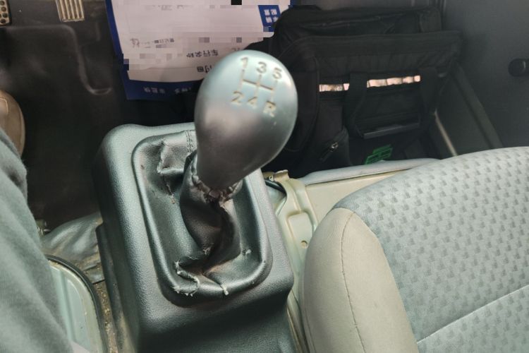 Used Wuling Zhiguang 2019 1.2L Van Utility Model 2 Seats Gear Lever