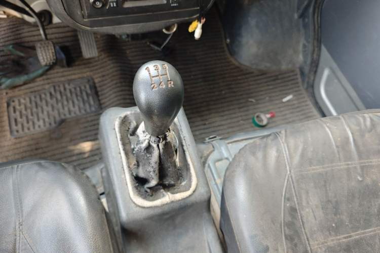 Used Wuling Zhiguang 2019 1.2L Van Utility Model 5-Seater Gear Lever