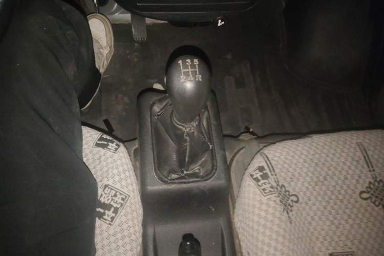 Used Wuling Zhiguang 2019 1.2L Van Utility Model 2 Seats Gear Lever