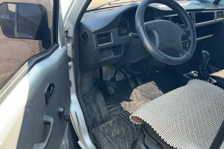 Used Wuling Zhiguang 2019 1.2L Van Utility Model 2 Seats Interior 2