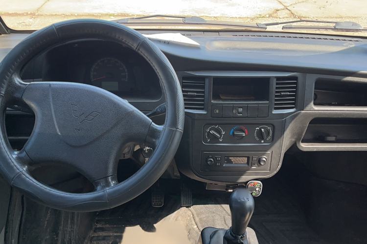 Used Wuling Zhiguang 2019 1.2L Van Utility Model 2 Seats Interior 3
