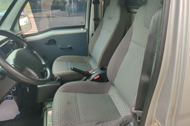 Used Wuling Zhiguang 2019 1.2L Van Utility Model 2 Seats Interior 4