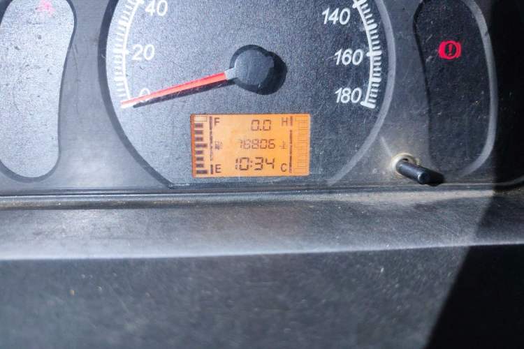 Used Wuling Zhiguang 2019 1.2L Van Utility Model 5-Seater Odometer Close Up