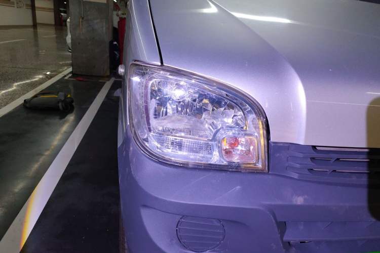 Used Wuling Zhiguang 2019 1.2L Van Utility Model 5-Seater Right Front Headlight