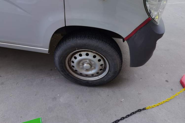 Used Wuling Zhiguang  Right Front Wheel Hub