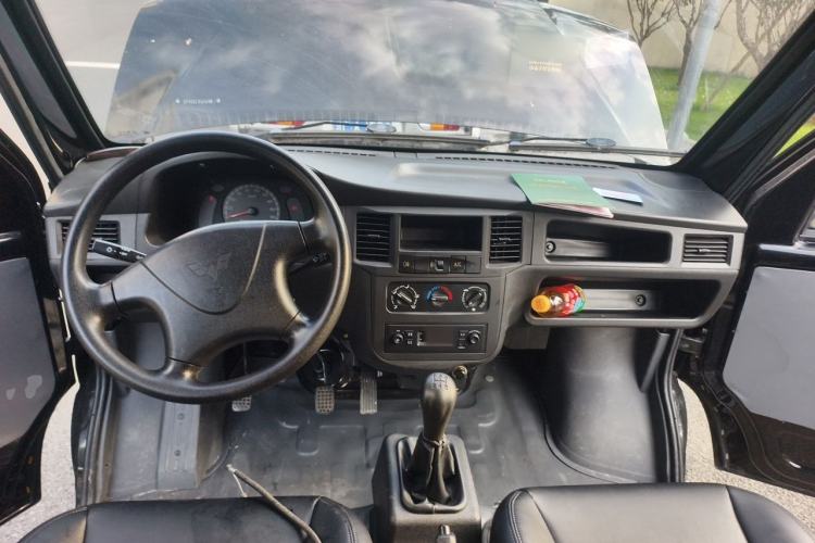 Used Wuling Zhiguang 2020 1.2L Practical Model China VI LSI Center Console