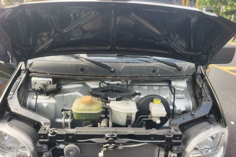 Used Wuling Zhiguang 2020 1.2L Practical Model China VI LSI Engine Bay