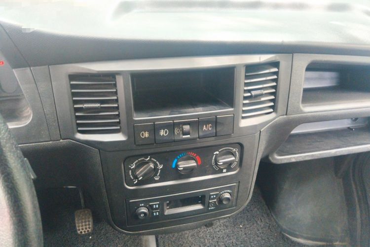 Used Wuling Zhiguang 2020 1.2L Van Utility Model China VI Emission Standard 2 Seats LSI Audio And AC Panel