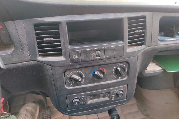 Used Wuling Zhiguang 2020 1.2L Van Utility Model China VI Emission Standard 2 Seats LSI Audio And AC Panel