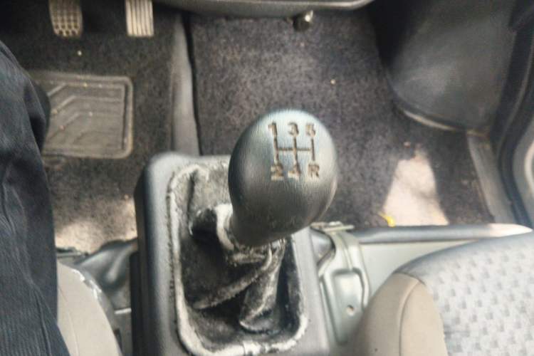 Used Wuling Zhiguang 2020 1.2L Van Utility Model China VI Emission Standard 2 Seats LSI Gear Lever