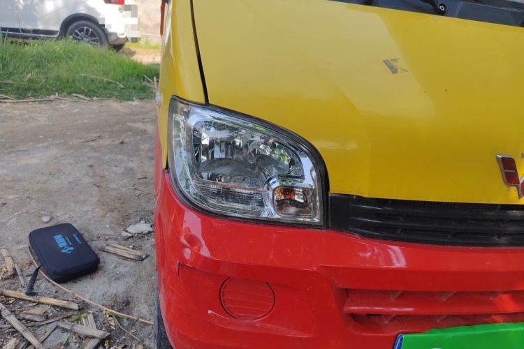 Used Wuling Zhiguang 2020 1.2L Van Utility Model China VI Emission Standard 2 Seats LSI Right Front Headlight