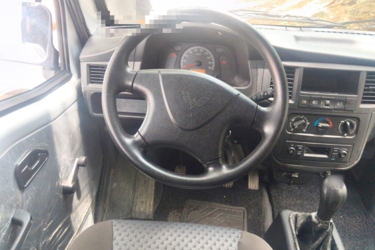 Used Wuling Zhiguang 2020 1.2L Van Utility Model China VI Emission Standard 2 Seats LSI Steering Wheel