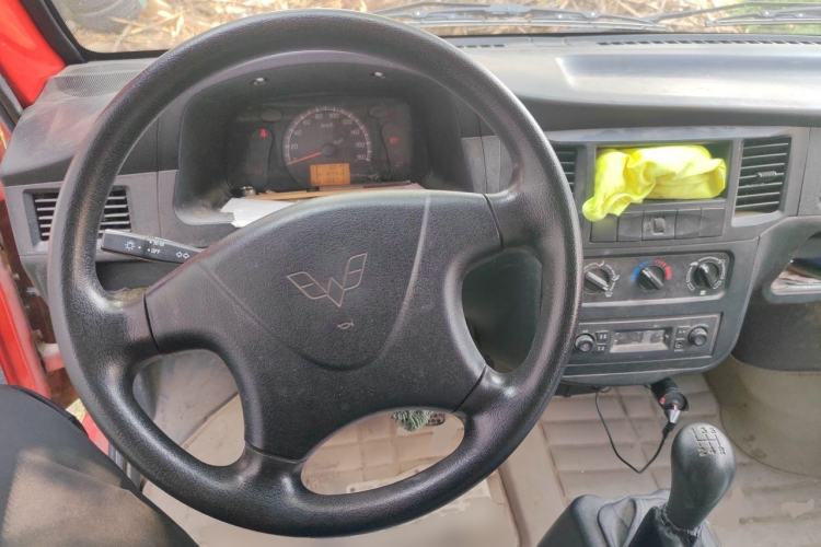 Used Wuling Zhiguang 2020 1.2L Van Utility Model China VI Emission Standard 2 Seats LSI Steering Wheel