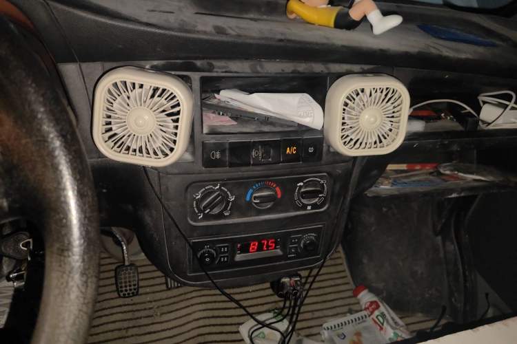 Used Wuling Zhiguang 2020 1.2L Practical Model China VI LSI Audio And AC Panel