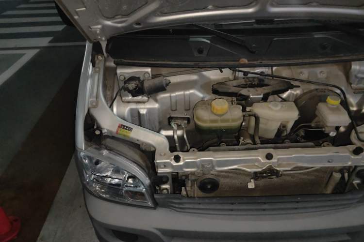 Used Wuling Zhiguang 2020 1.2L Practical Model China VI LSI Engine Bay Right
