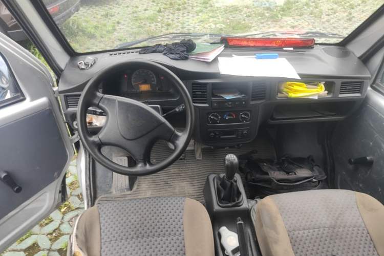 Used Wuling Zhiguang 2020 1.2L Practical Model China VI LSI Center Console