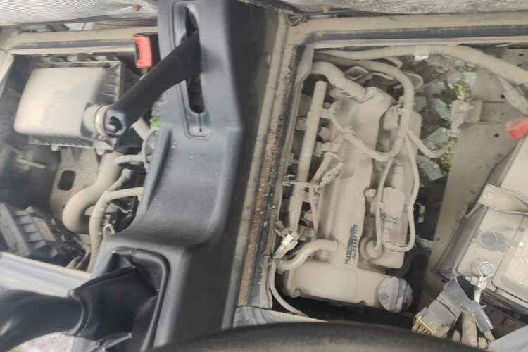 Used Wuling Zhiguang 2020 1.2L Practical Model China VI LSI Engine Bay