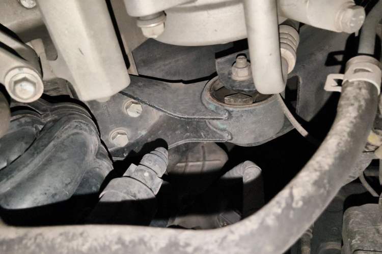 Used Wuling Zhiguang 2020 1.2L Practical Model China VI LSI Engine Bay Left